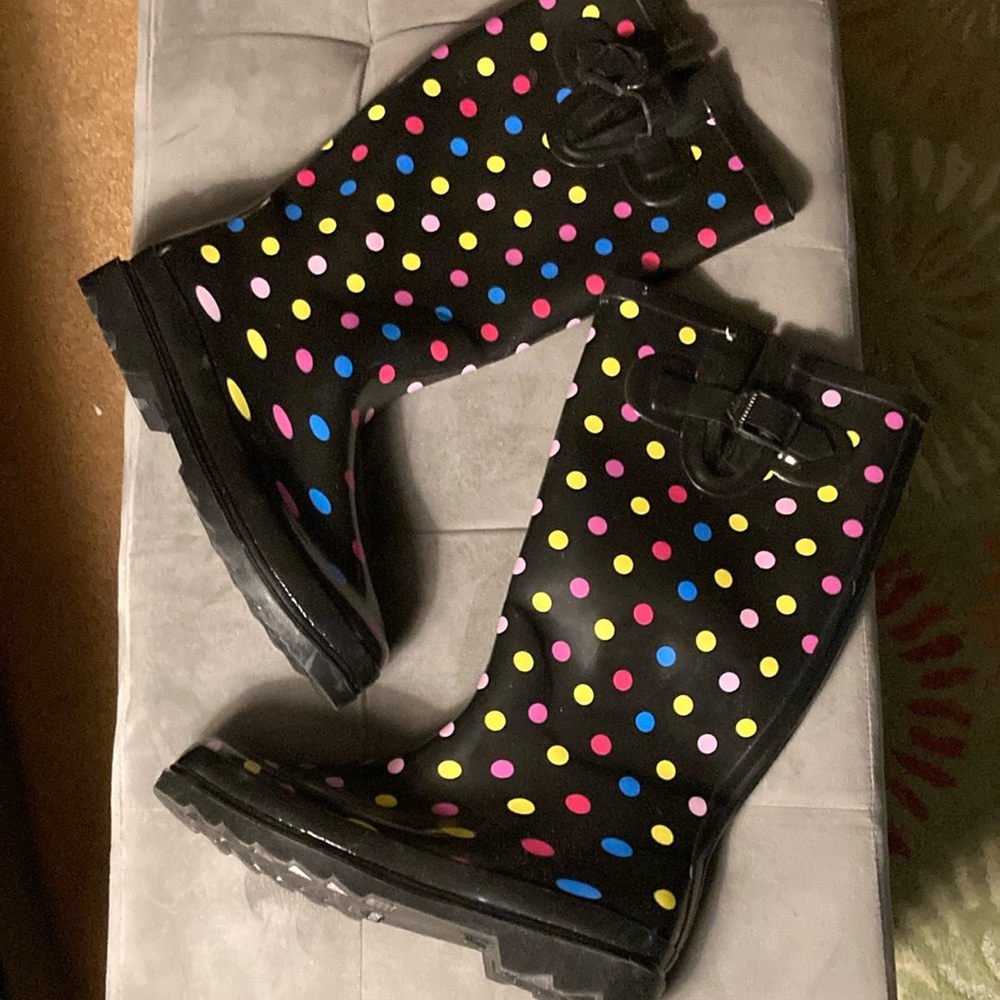 Rain boots-polkadot black with very thick tread. Like new, little wear, shiny